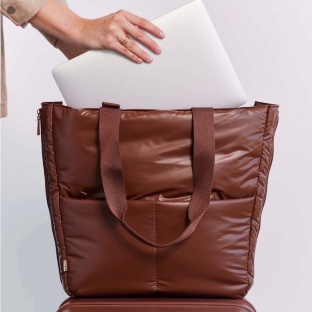 BEIS The Expandable Puffy Travel Tote Laptop Bag in Maple